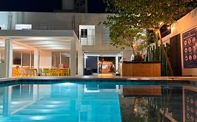 Hotel y Piscina Villa Maria Uribia